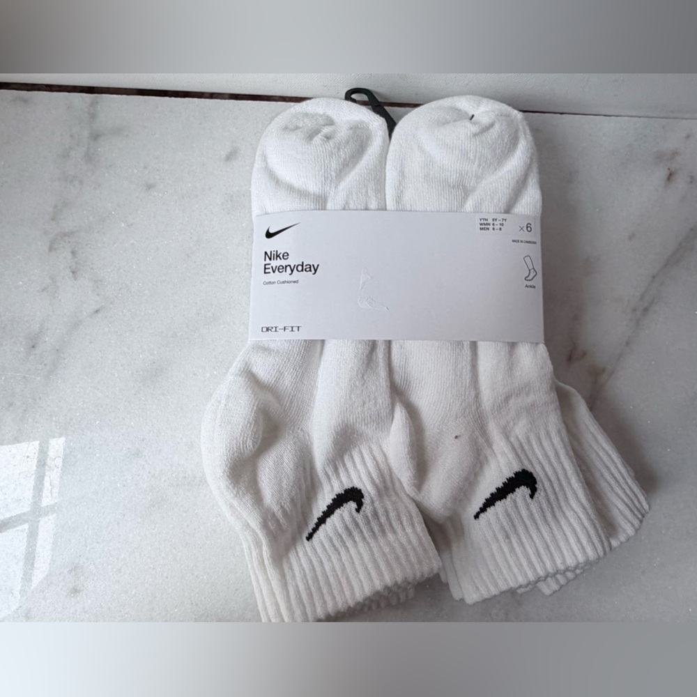 Nike Men's White and Black Crew Socks - 6 Pack - Picture 2 of 5